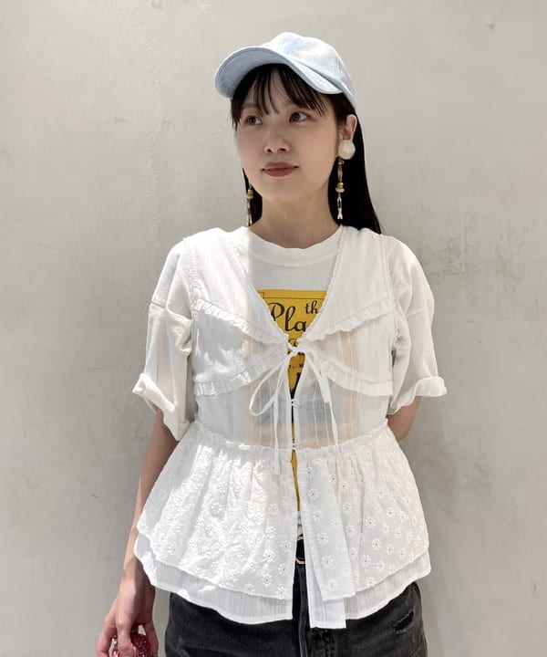 カタヤマ アヤさんの「BEAMS WOMEN｜スエード調 キャップ」を使ったコーディネート