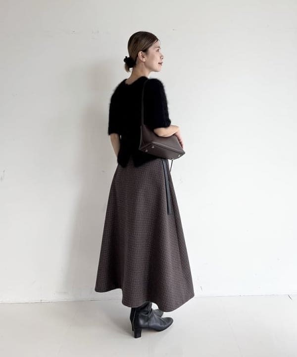 AONO SHIKAMAさんの「BEAMS WOMEN｜AK+1 / ウール チェック フレアスカート」を使ったコーディネート