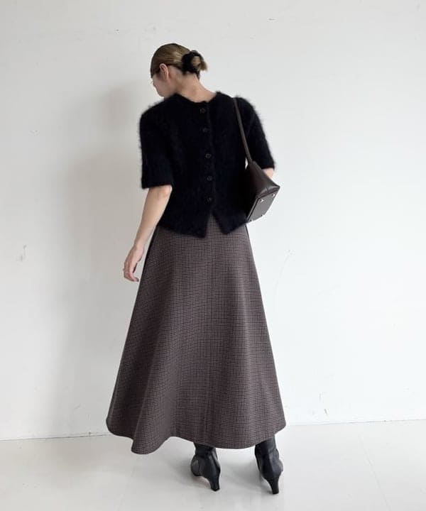 AONO SHIKAMAさんの「BEAMS WOMEN｜AK+1 / ウール チェック フレアスカート」を使ったコーディネート