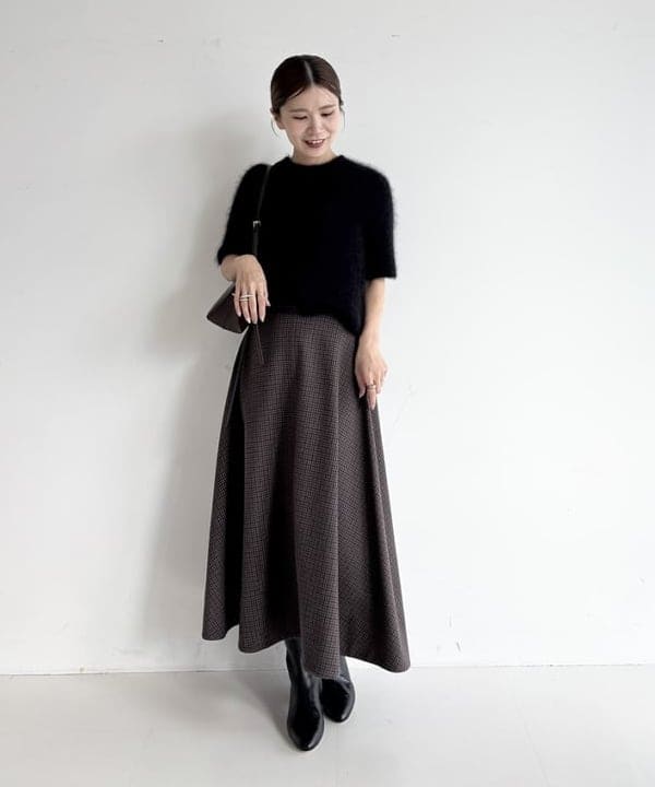AONO SHIKAMAさんの「BEAMS WOMEN｜AK+1 / ウール チェック フレアスカート」を使ったコーディネート
