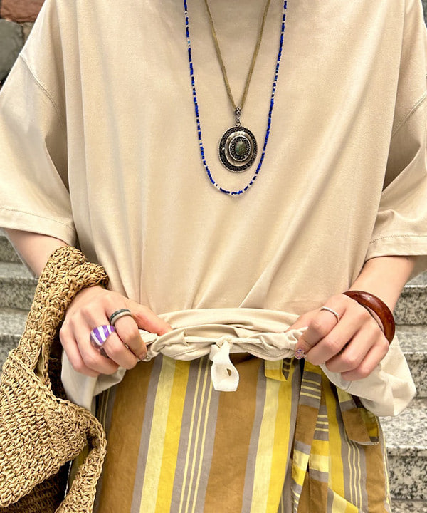 小原 もこさんの「BEAMS WOMEN｜WAREHOUSE & CO. / 別注 ステンシル13 Tシャツ」を使ったコーディネート