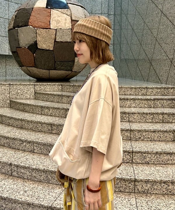 小原 もこさんの「BEAMS WOMEN｜WAREHOUSE & CO. / 別注 ステンシル13 Tシャツ」を使ったコーディネート