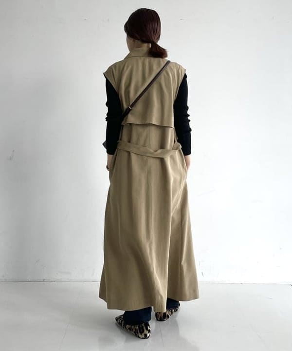 SAKAIさんの「BEAMS WOMEN｜ノースリーブ ロングトレンチ ワンピース」を使ったコーディネート