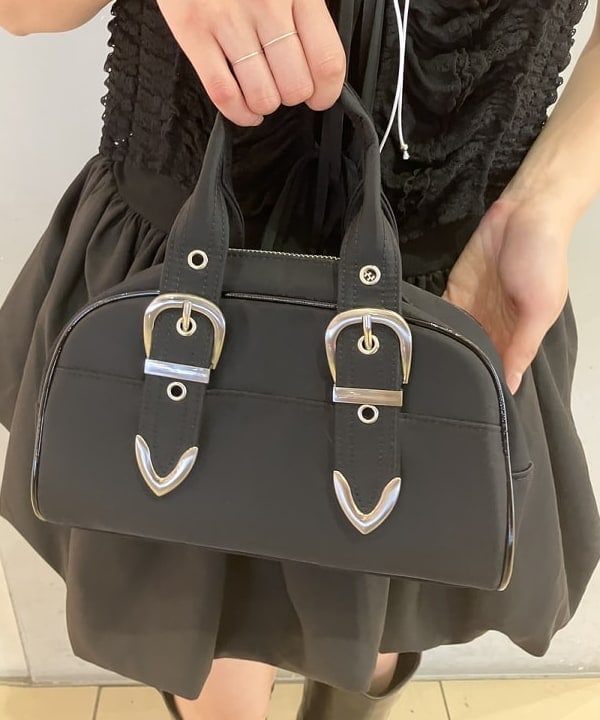 イトウミサキさんの「BEAMS WOMEN｜レースアップ ウエスタン ブーツ」を使ったコーディネート