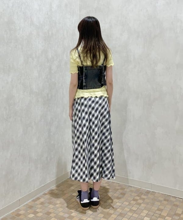 加歩さんの「BEAMS WOMEN｜シャーリング レース Tシャツ」を使ったコーディネート