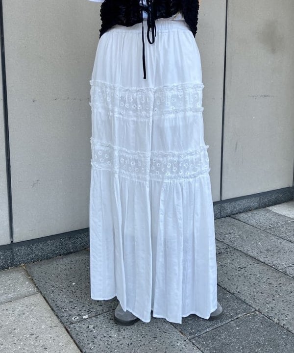 むりょさんの「BEAMS WOMEN｜レース キリカエ ティアード スカート」を使ったコーディネート