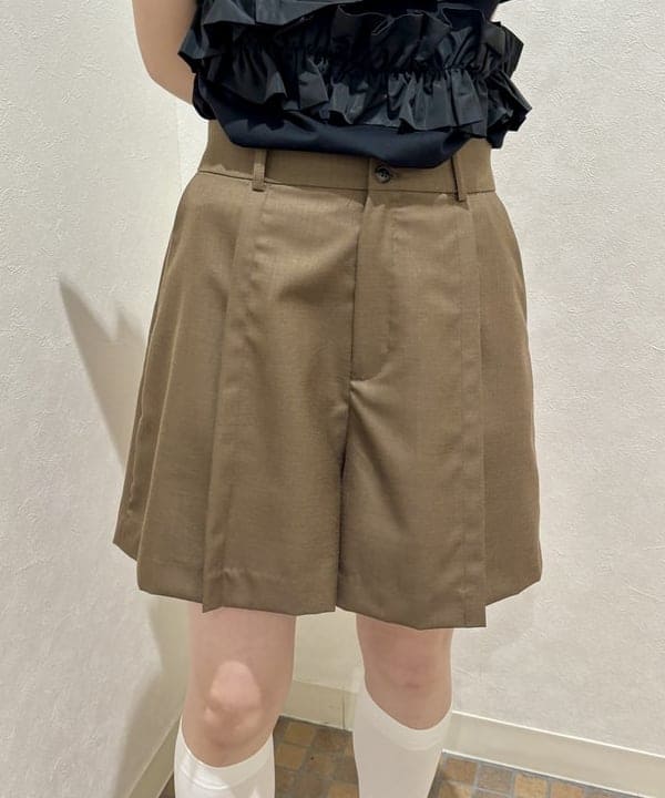 はやしあかねさんの「BEAMS WOMEN｜1タック ショート パンツ」を使ったコーディネート
