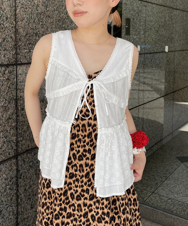 まゆちゃんさんの「BEAMS WOMEN｜スタンドカラー ジップ ベスト」を使ったコーディネート