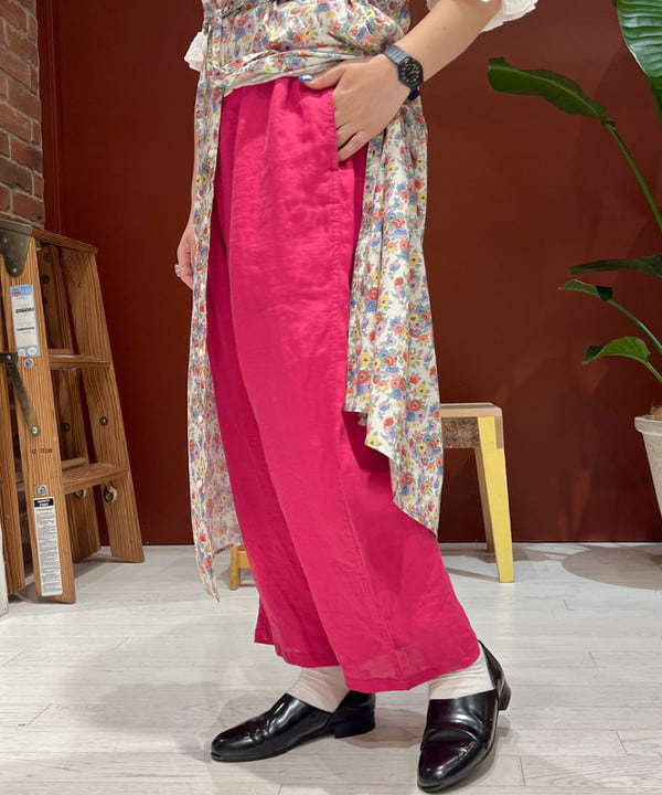 エノモト アミさんの「BEAMS WOMEN｜リバティ ベルト ノースリーブ ワンピース」を使ったコーディネート