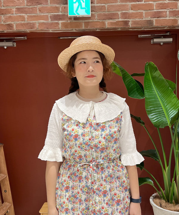 エノモト アミさんの「BEAMS WOMEN｜リバティ ベルト ノースリーブ ワンピース」を使ったコーディネート