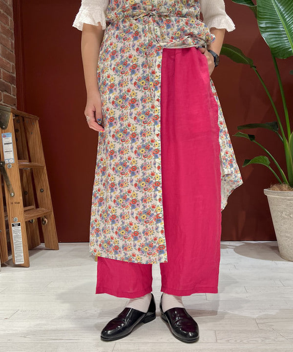 エノモト アミさんの「BEAMS WOMEN｜リバティ ベルト ノースリーブ ワンピース」を使ったコーディネート