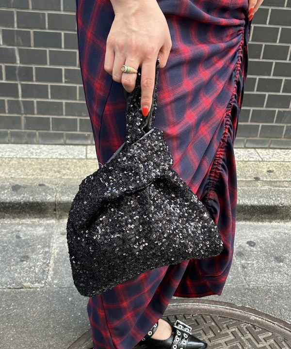 ナカノ アイさんの「BEAMS WOMEN｜チェック シャーリング タイトスカート」を使ったコーディネート