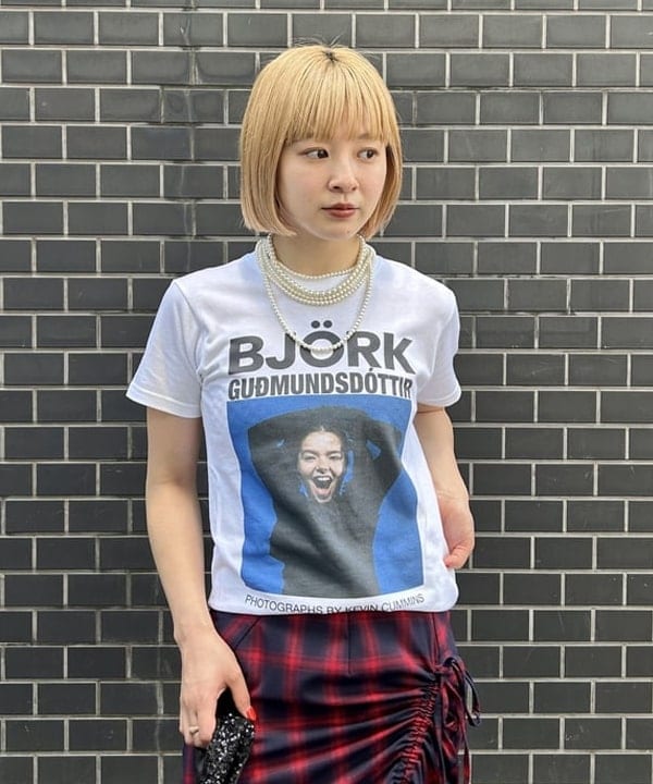 ナカノ アイさんの「BEAMS WOMEN｜チェック シャーリング タイトスカート」を使ったコーディネート