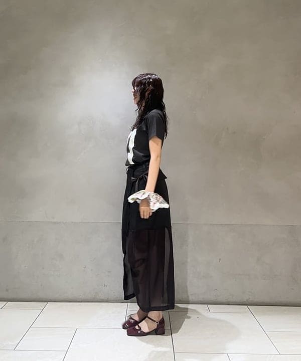 ハルカさんの「BEAMS WOMEN｜【別注】Kevin Cummins / 「Bjork」Photo T②」を使ったコーディネート