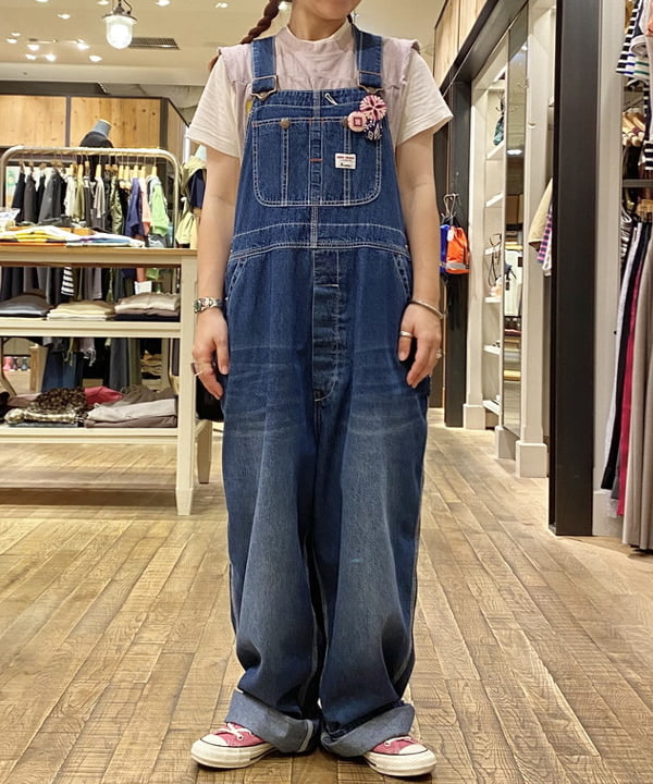 原口 愛さんの「BEAMS WOMEN｜【別注】BIGMAC / デニム オーバーオール 25SS」を使ったコーディネート