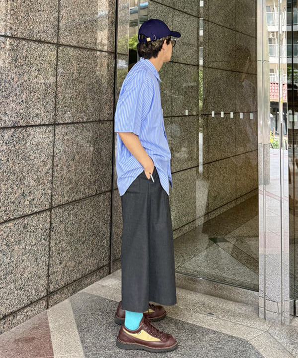 配島 孝明さんの「BEAMS WOMEN｜ストライプ イージー ミニレギュラーカラー シャツ」を使ったコーディネート