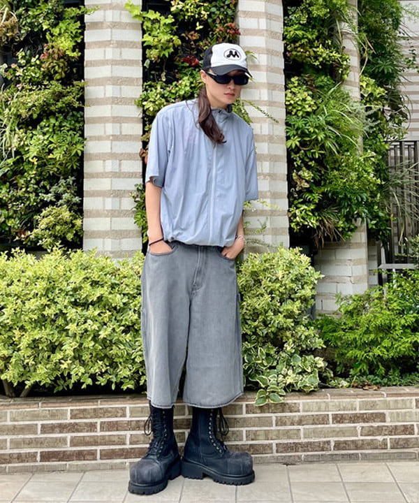 こたろうさんの「BEAMS WOMEN｜撥水 テックシャツ」を使ったコーディネート