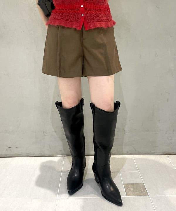 カタヤマ アヤさんの「BEAMS WOMEN｜ボーダー レース編み ベスト」を使ったコーディネート