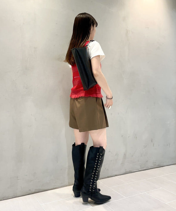 カタヤマ アヤさんの「BEAMS WOMEN｜ボーダー レース編み ベスト」を使ったコーディネート