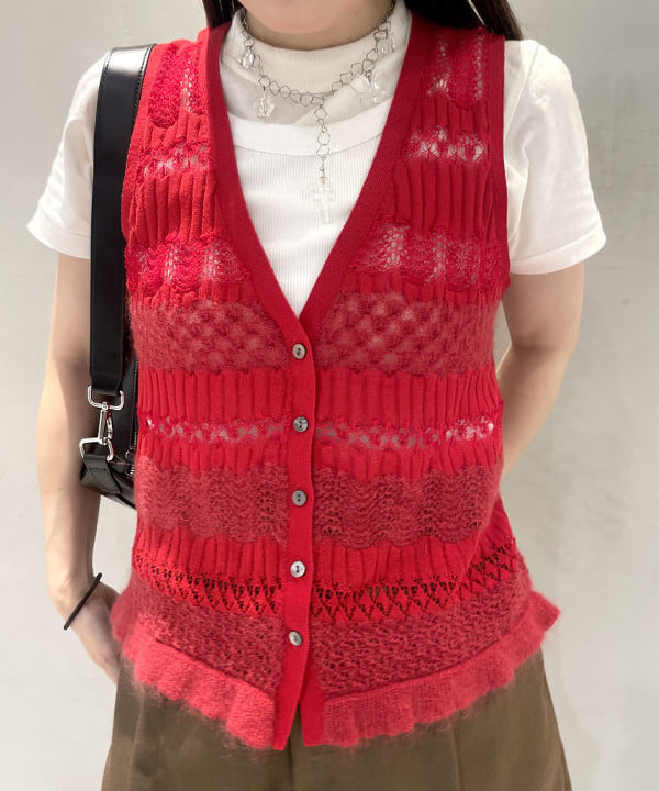 カタヤマ アヤさんの「BEAMS WOMEN｜ボーダー レース編み ベスト」を使ったコーディネート