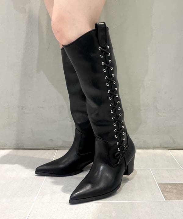 カタヤマ アヤさんの「BEAMS WOMEN｜ボーダー レース編み ベスト」を使ったコーディネート