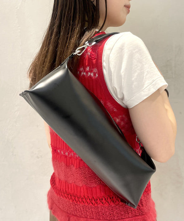 カタヤマ アヤさんの「BEAMS WOMEN｜ボーダー レース編み ベスト」を使ったコーディネート