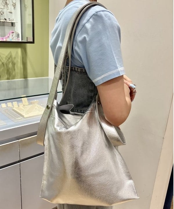 イトウミサキさんの「BEAMS WOMEN｜BEAURE × Ray BEAMS / 別注 2WAY バッグ」を使ったコーディネート