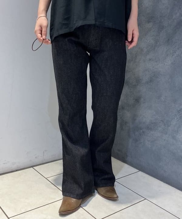 モモさんの「BEAMS WOMEN｜フレア デニム パンツ」を使ったコーディネート