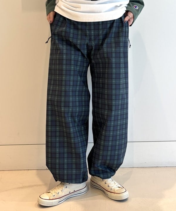 カスタニ モモノさんの「BEAMS WOMEN｜【別注】Gramicci/ リップストップ スラックス」を使ったコーディネート