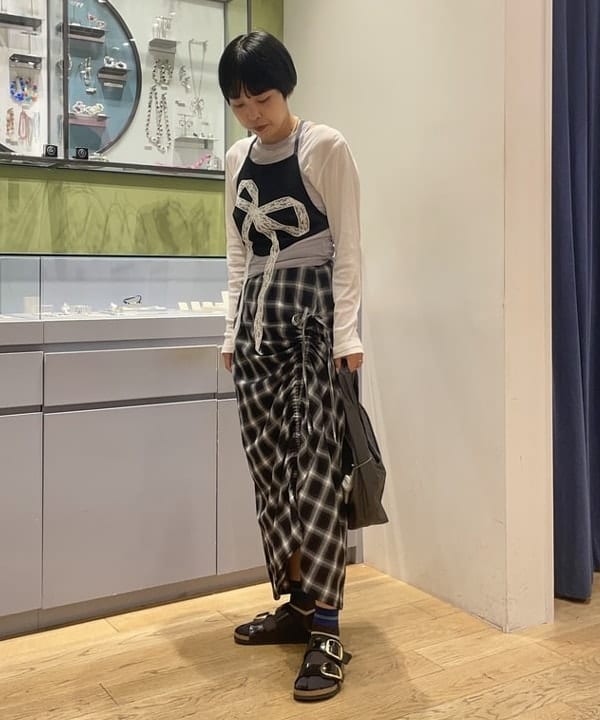 キホさんの「BEAMS WOMEN｜チェック シャーリング タイトスカート」を使ったコーディネート