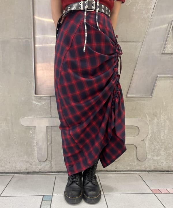 もえのさんの「BEAMS WOMEN｜チェック シャーリング タイトスカート」を使ったコーディネート