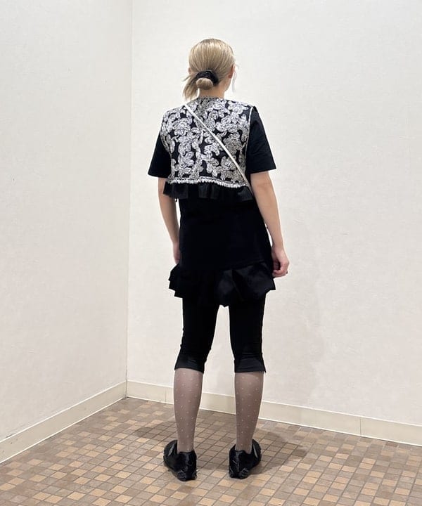 YABUさんの「BEAMS WOMEN｜GIANNI CHIARINI / CAMILLA メタリック レザートートバッグ」を使ったコーディネート