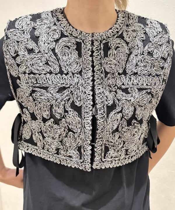 YABUさんの「BEAMS WOMEN｜GIANNI CHIARINI / CAMILLA メタリック レザートートバッグ」を使ったコーディネート