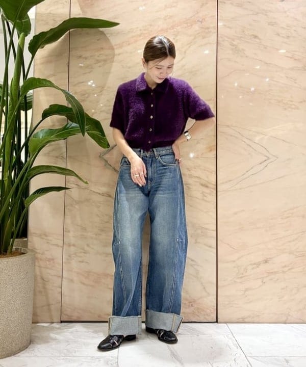 AONO SHIKAMAさんの「BEAMS WOMEN｜B SIDES / RELAXED CUFFED LASSO デニムパンツ」を使ったコーディネート