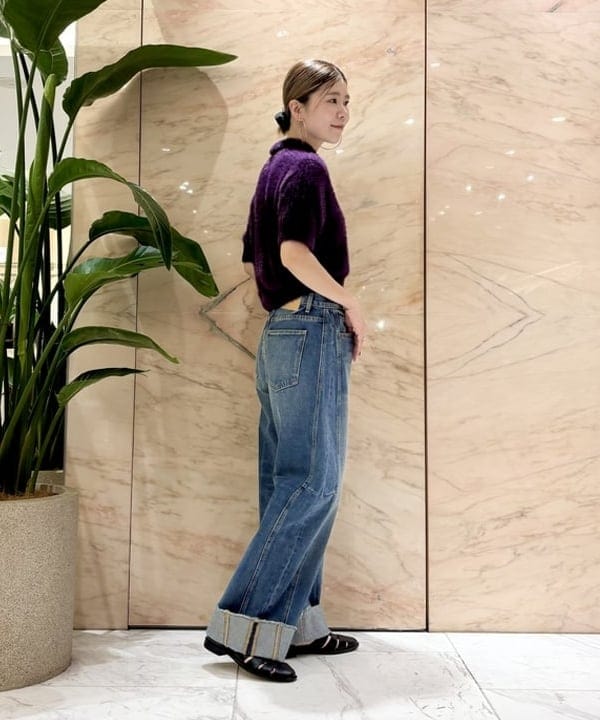 AONO SHIKAMAさんの「BEAMS WOMEN｜B SIDES / RELAXED CUFFED LASSO デニムパンツ」を使ったコーディネート