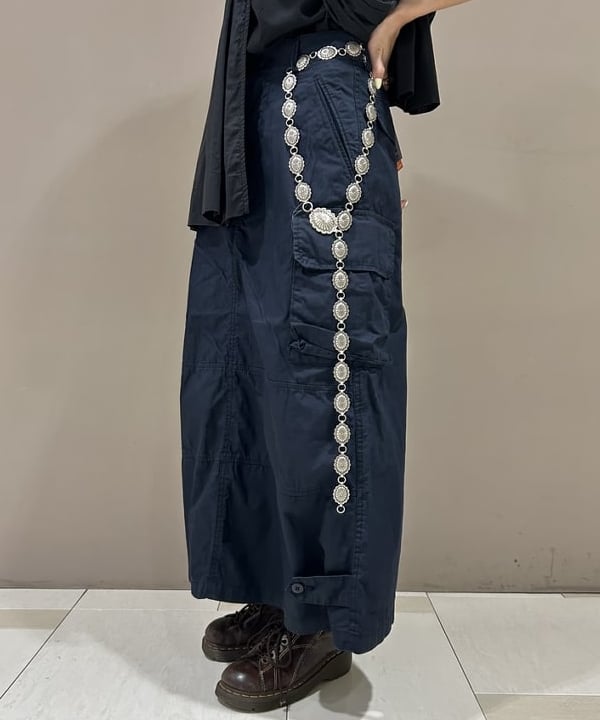 MATSUMOTO AMIさんの「BEAMS WOMEN｜ARROW NOVELTY / コンチョ ベルト 22FW」を使ったコーディネート