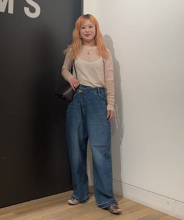 ando naoさんの「BEAMS WOMEN｜【別注】Lee &times; maturely / デニム アシメ パンツ」を使ったコーディネート