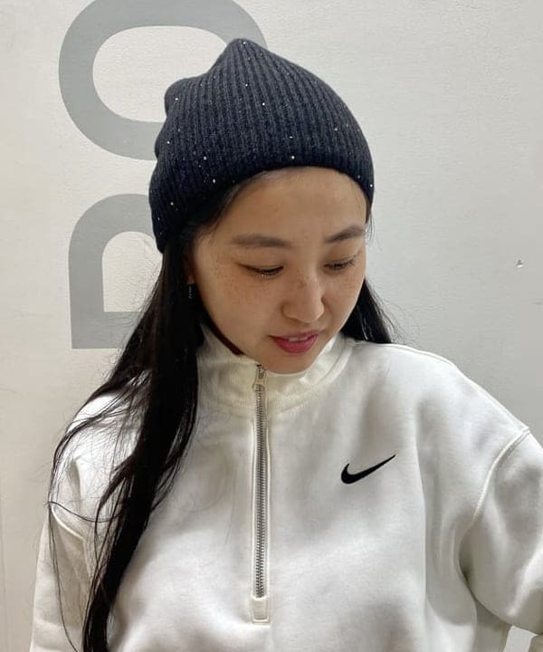 ayaさんの「BEAMS WOMEN｜スパンコール ビーニー 25」を使ったコーディネート