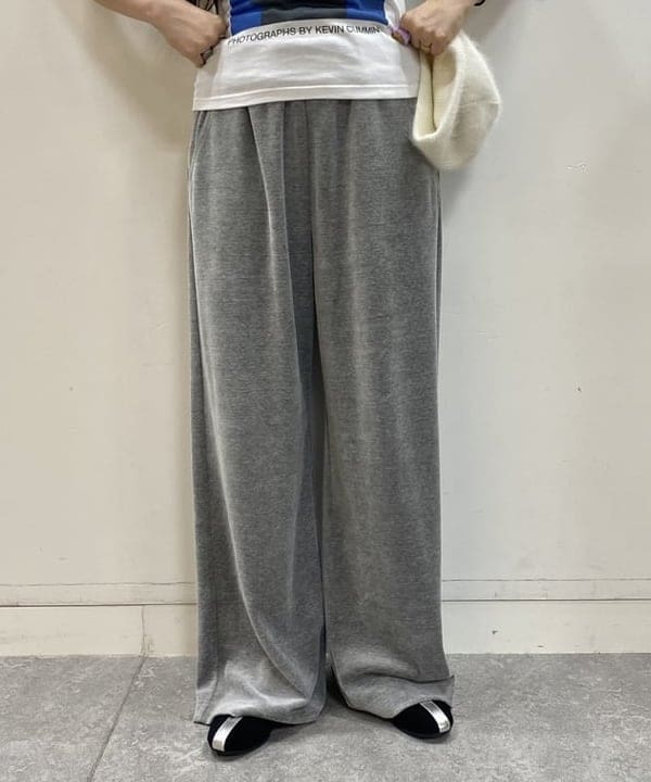 ayaさんの「BEAMS WOMEN｜【別注】Kevin Cummins / 「Bjork」Photo T③」を使ったコーディネート