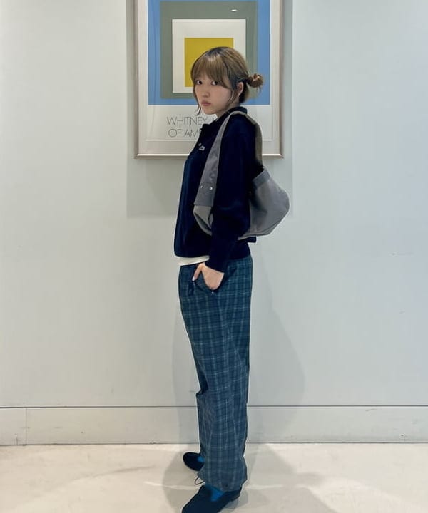 小原 もこさんの「BEAMS WOMEN｜【別注】Gramicci/ リップストップ スラックス」を使ったコーディネート