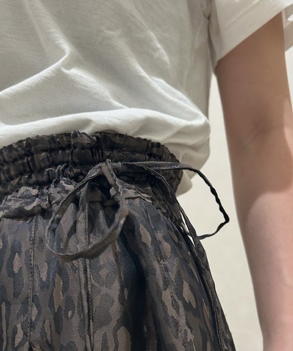 大槻 まひろさんの「BEAMS WOMEN｜TICCA / レオパード ジャカード パンツ」を使ったコーディネート