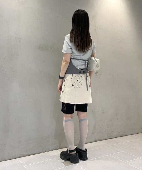 カタヤマ アヤさんの「BEAMS WOMEN｜RBS / ホルターネック ジレ」を使ったコーディネート