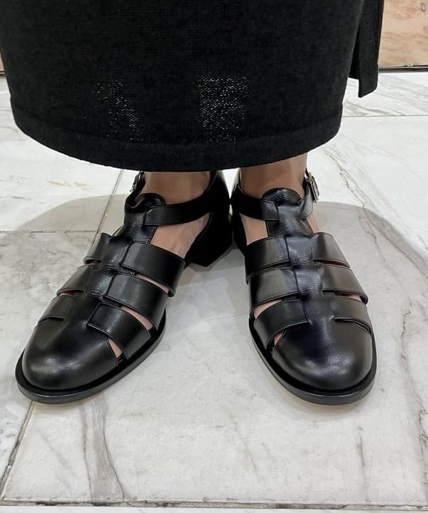 茂野 真楓さんの「BEAMS WOMEN｜BAUM UND PFERDGARTEN / ファーリー ハーフスリーブ カーディガン」を使ったコーディネート