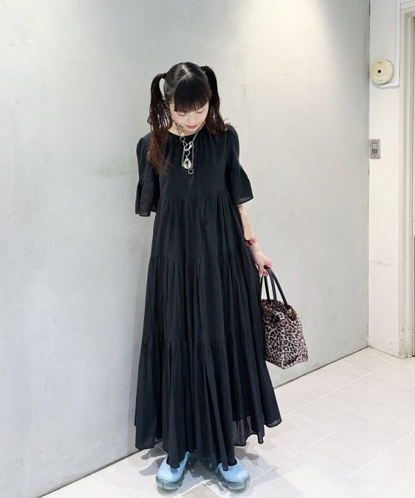 りかちょび/岸本梨佳さんの「BEAMS WOMEN｜MARIHA / 春のすずらん ソリッド ワンピース」を使ったコーディネート