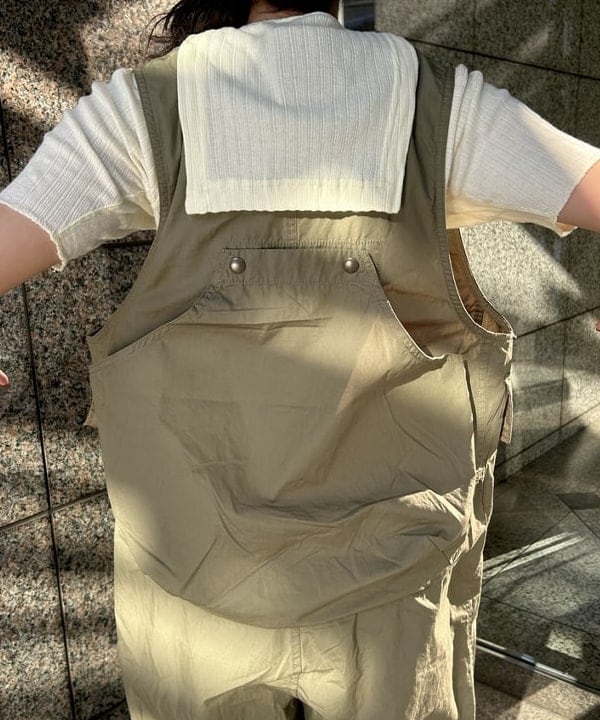 ばるたんさんの「BEAMS WOMEN｜コットンウェザー ハンティングベスト オールインワン」を使ったコーディネート