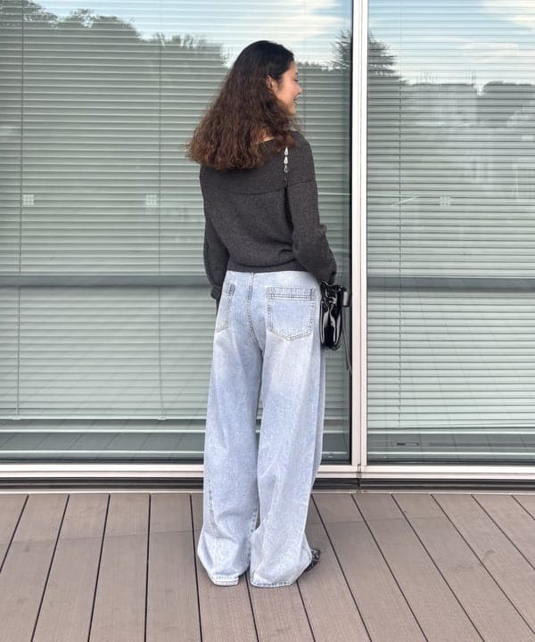 佐々木 南美さんの「BEAMS WOMEN｜リブ オフショルダー プルオーバー」を使ったコーディネート