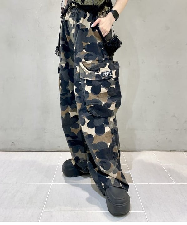 カタヤマ アヤさんの「BEAMS WOMEN｜ワイド 2WAY バッグ」を使ったコーディネート