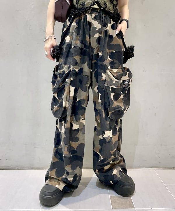 カタヤマ アヤさんの「BEAMS WOMEN｜ワイド 2WAY バッグ」を使ったコーディネート