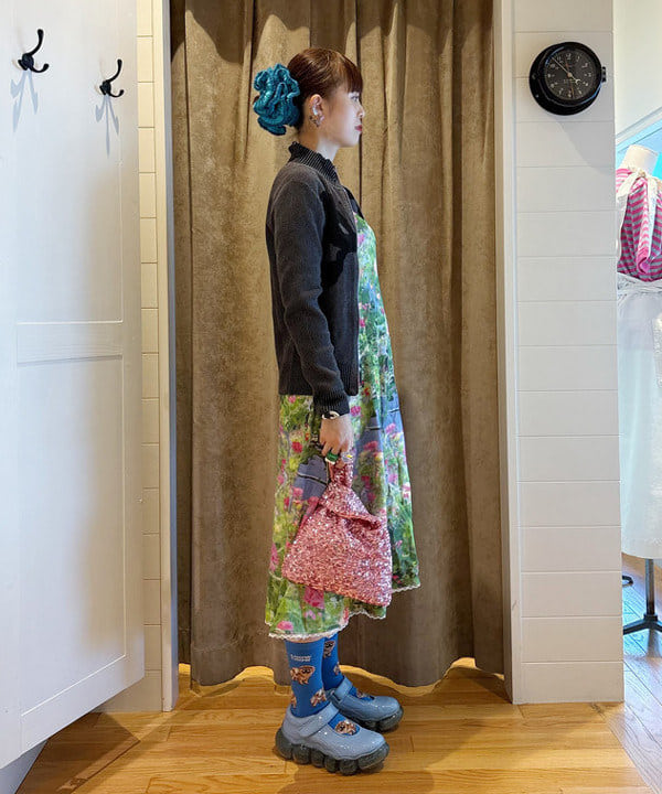 りかちょび/岸本梨佳さんの「BEAMS WOMEN｜スパンコール バッグ」を使ったコーディネート