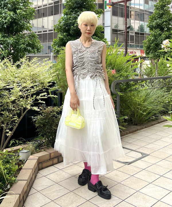 あさひさんの「BEAMS WOMEN｜チェック ギャザー ノースリーブ ブラウス」を使ったコーディネート